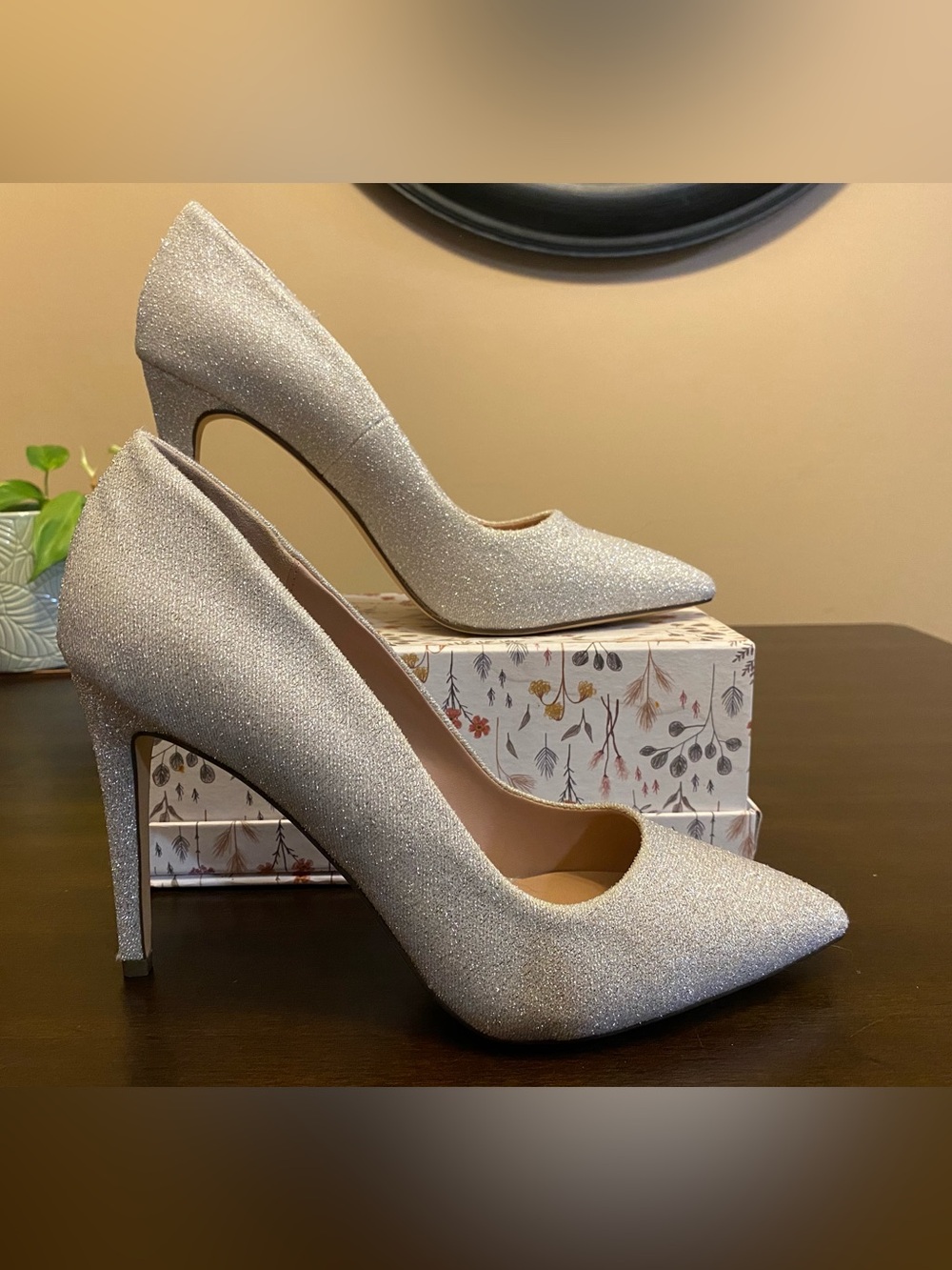 Women's Glitter Pointed-Toe High Heels - Silver